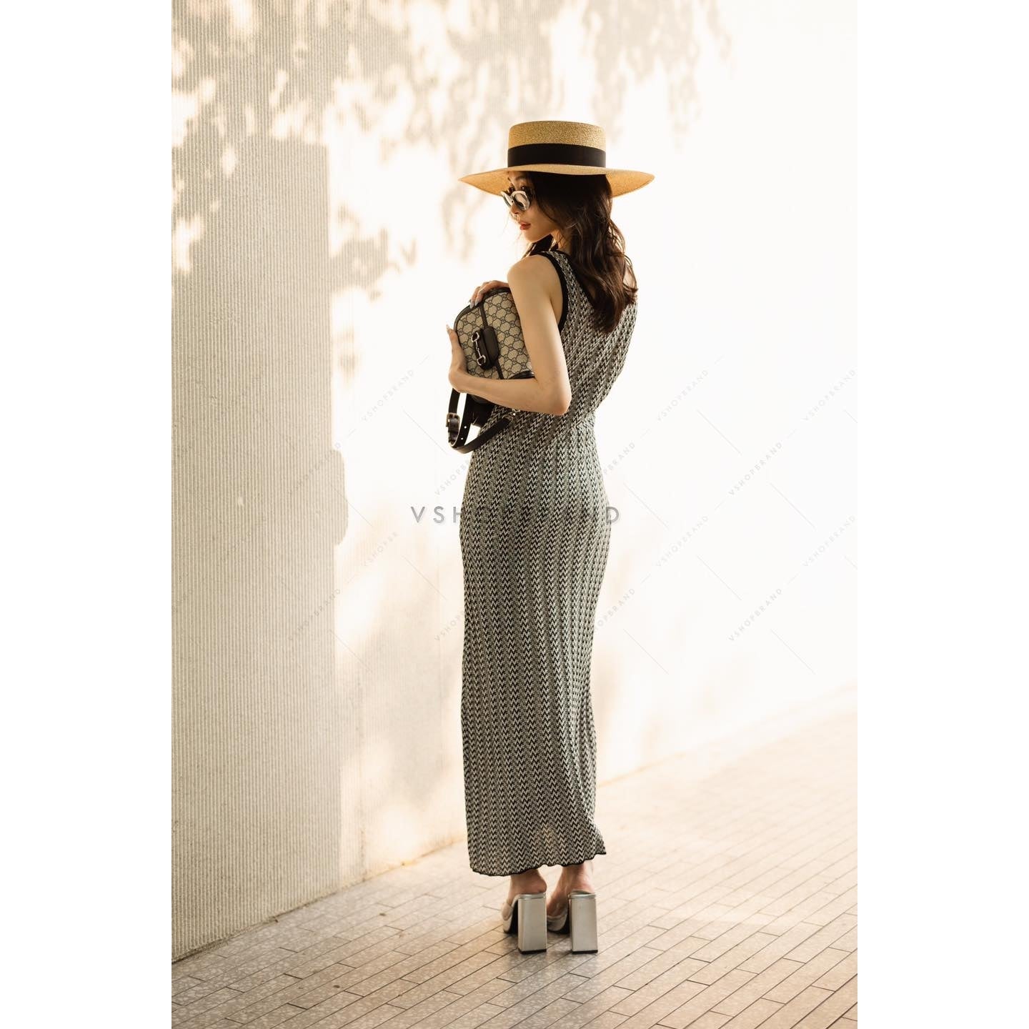 Women's Dress V-neck Wave Pattern Knitted Sleeveless Summer