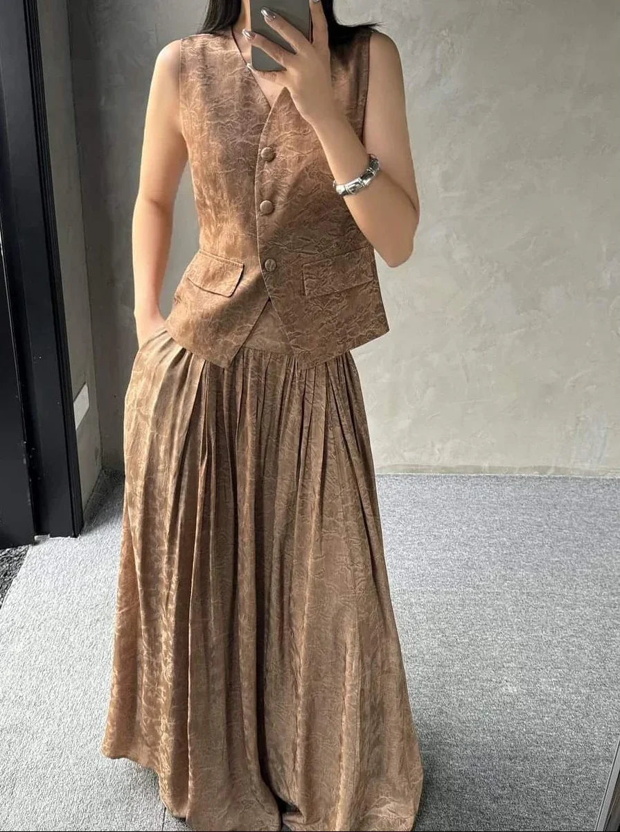 Women's two pieces set classy vest top with A-line maix pleated skirt