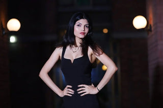 20 Chic Looks Featuring a Black Evening Dress for Fashion-Forward Women